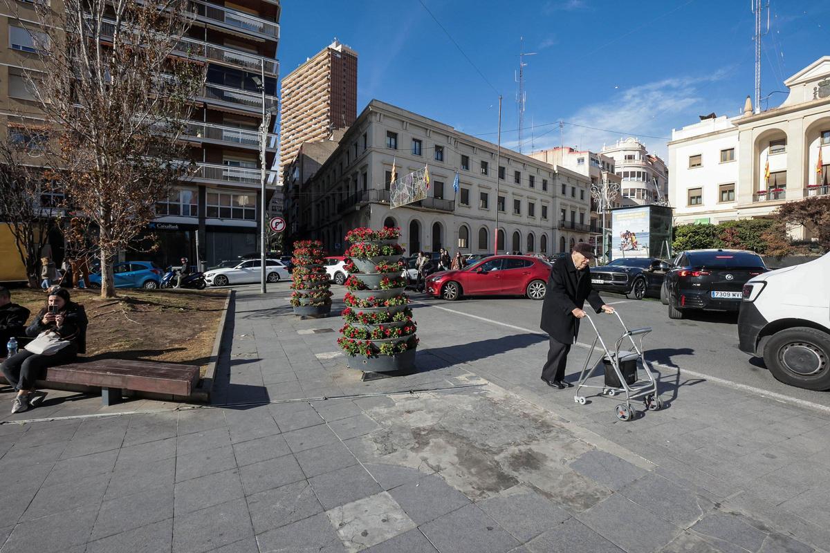 Así está la Plaza de la Montañeta en plenas Navidades