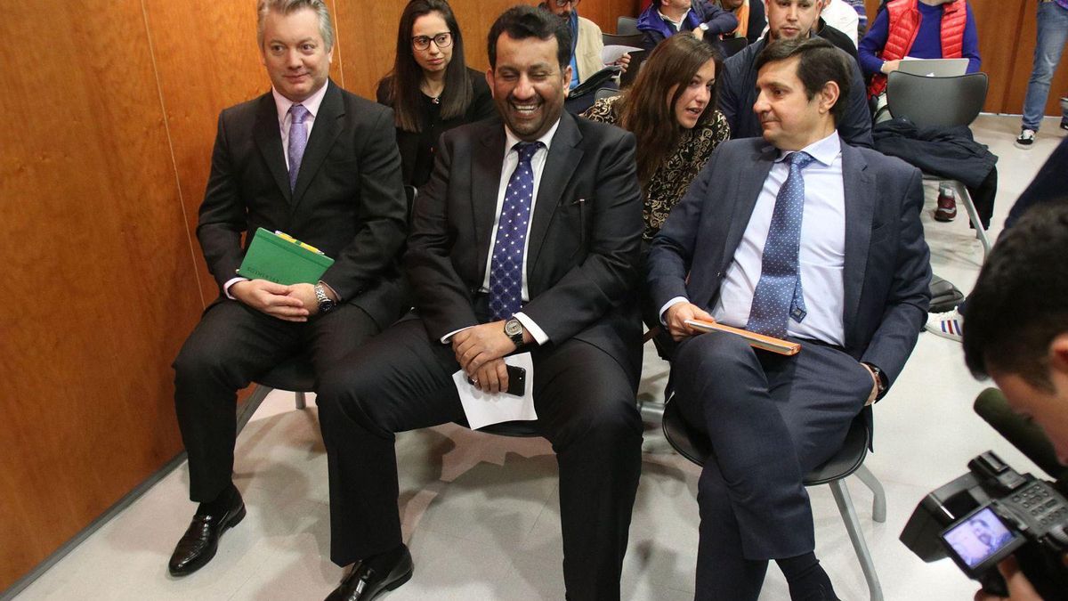 El jeque Al-Thani, en la  Ciudad de la Justiciade Málaga.