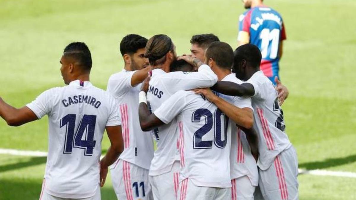 El Real Madrid tendrá que enfrentarse a un enrachado Atlético de Madrid que lidera LaLiga Santander