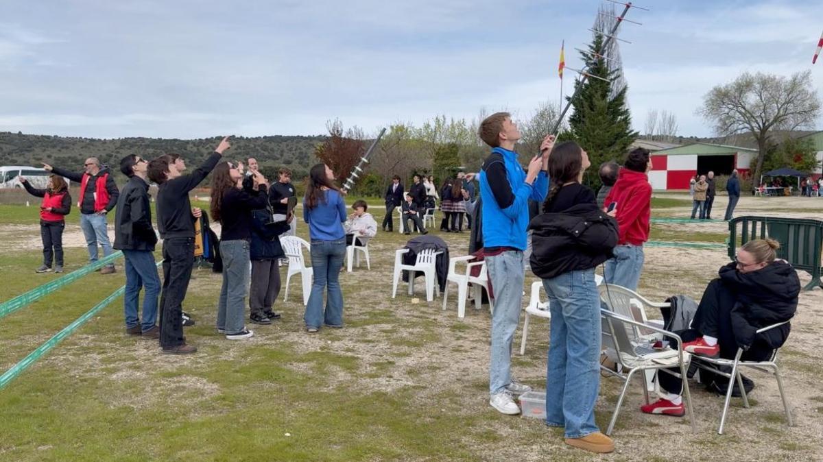 La Comunidad de Madrid reúne a más de 400 alumnos en la V competición de minisatélites CanSat.