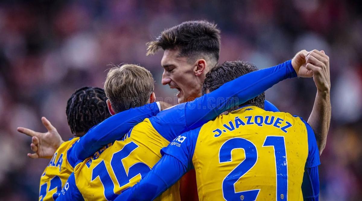 El Valencia CF celebrando un tanto en la victoria copera ante el Sporting de Gijón en El Molinón