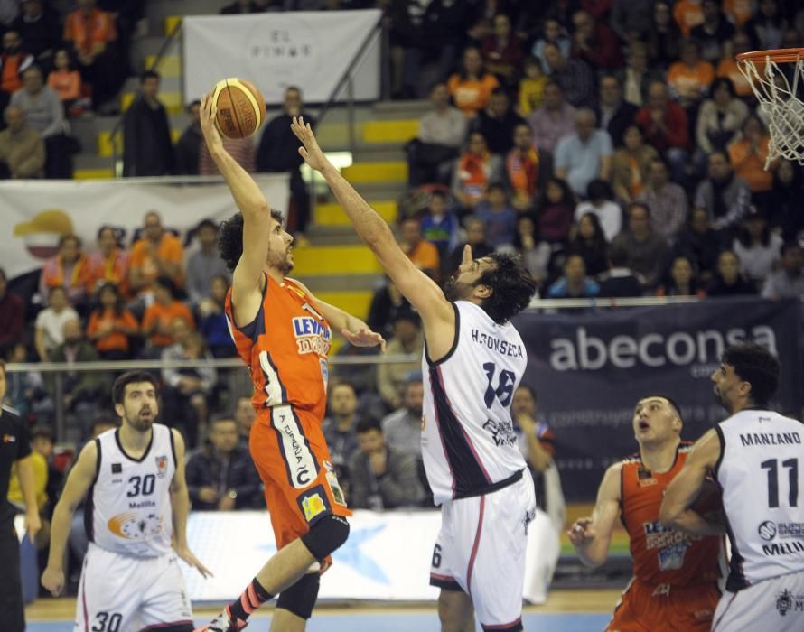 El Basquet Coruña doblega al Melilla en el Palacio