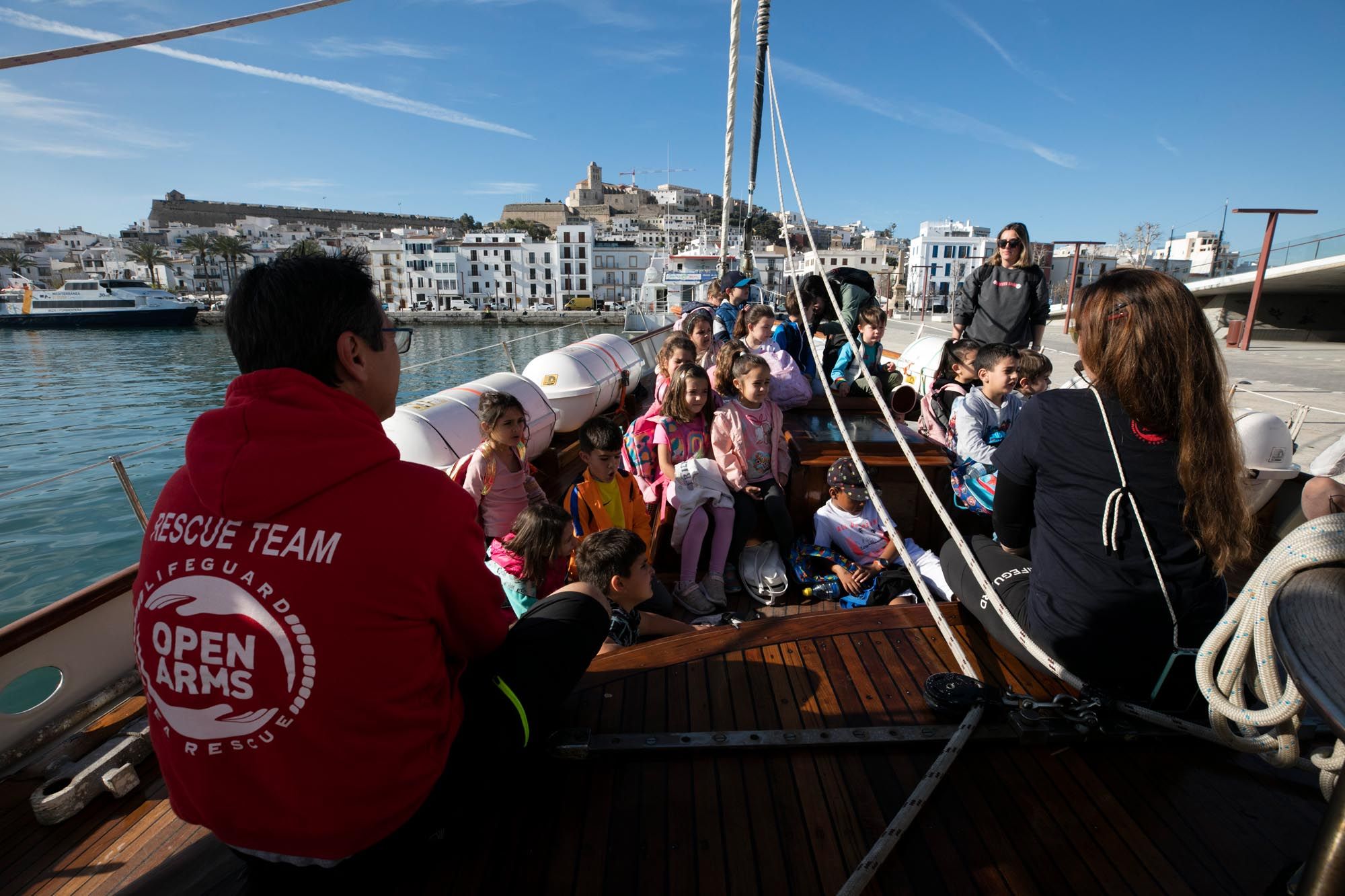 Puertas abiertas del Open Arms en el puerto de Ibiza