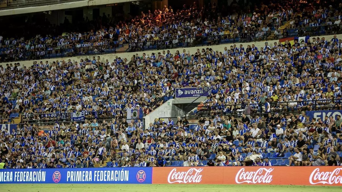El Hércules lanza una promoción para abonados como respuesta al "horario demencial" de su partido frente al Jaén