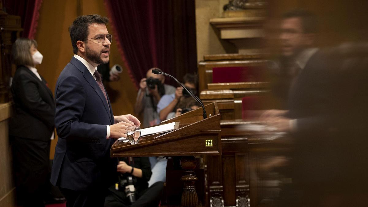 Barcelona 28/09/2021 Política. Pere Aragonés interviene en el Pleno del Parlament FOTO de FERRAN NADEU