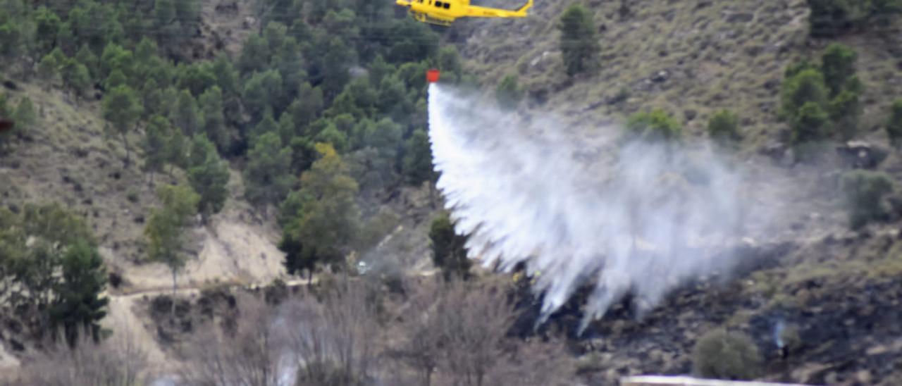 Vídeo: Incendio en La Atalaya de Cieza.