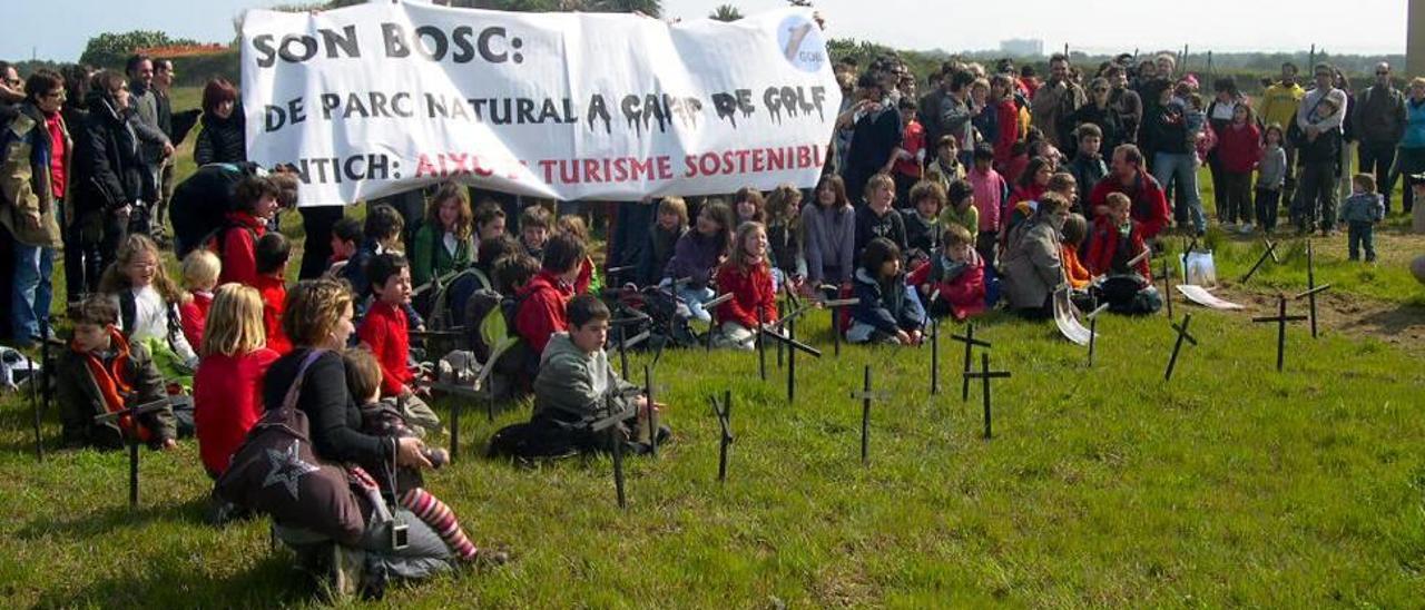 Manifestación contra el golf en el año 2010.