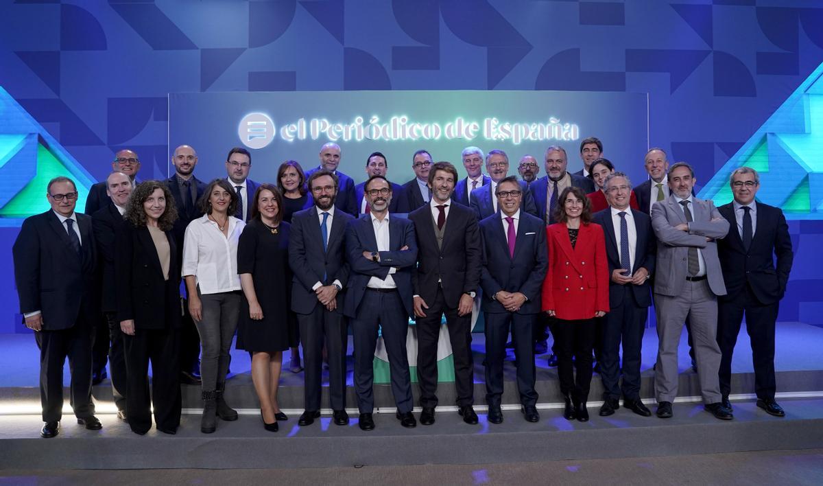 Foto de familia de Prensa Ibérica y EL PERIÓDICO DE ESPAÑA. 