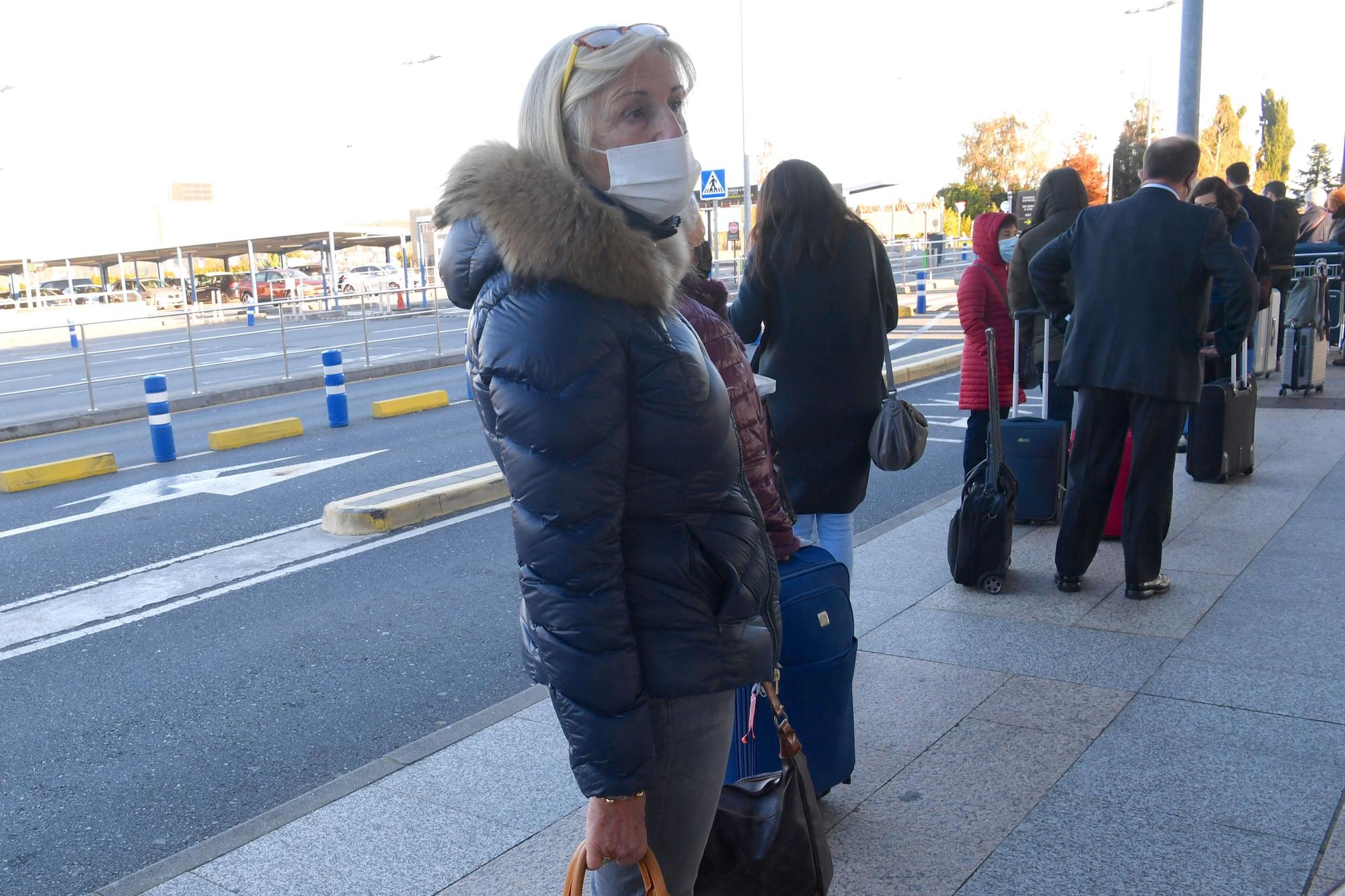 El aeropuerto de A Coruña activa su plan de emergencia al aterrizar con un aviso de bomba que resultó ser falsa alarma