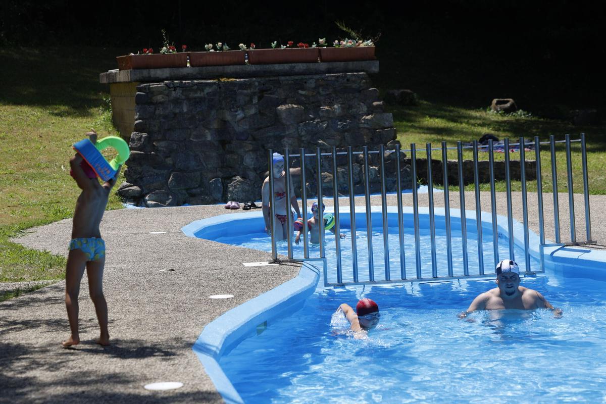 Reportaje de verano de las piscinas de Illas