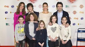El jurat i la presentadora de ’Masterchef Junior’, amb algun dels participants.