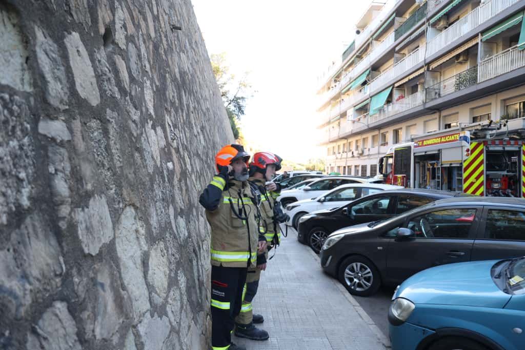 Incendio en una vivienda del barrio de San Blas en Alicante