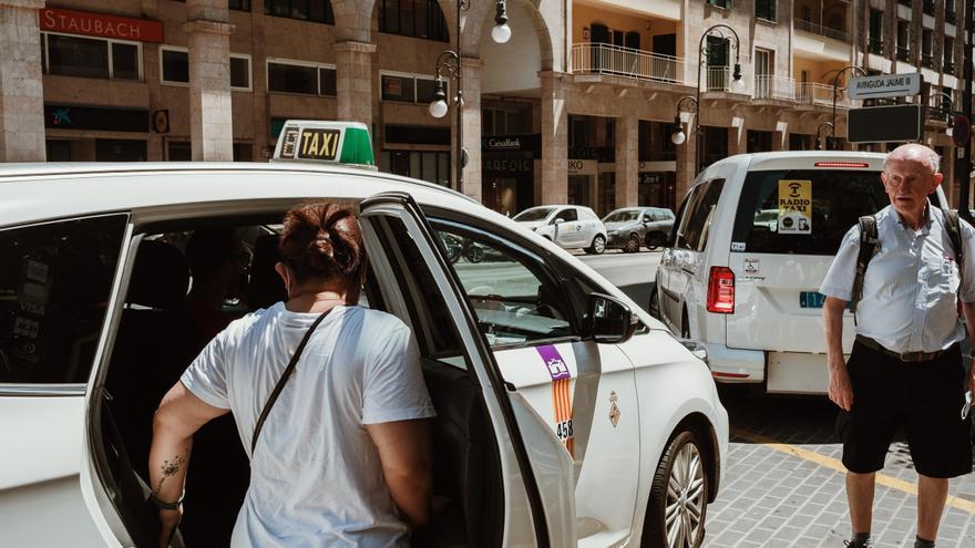 Ochocientos taxis de Palma se unifican hoy en una sola emisora