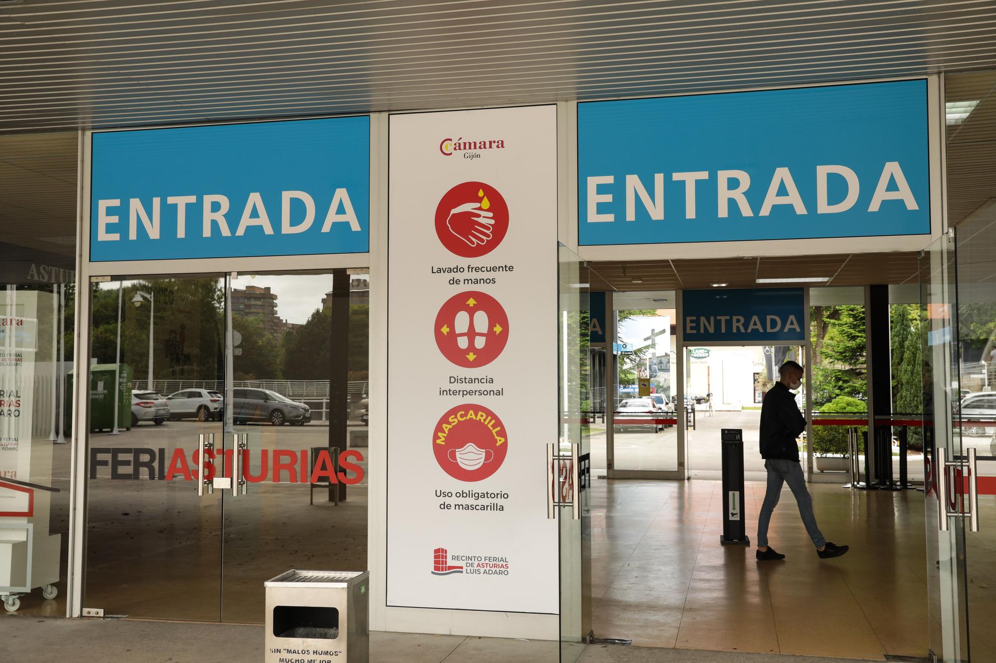 Así es el stand de Gijón en la Feria de Muestras, con imágenes antiguas de la ciudad