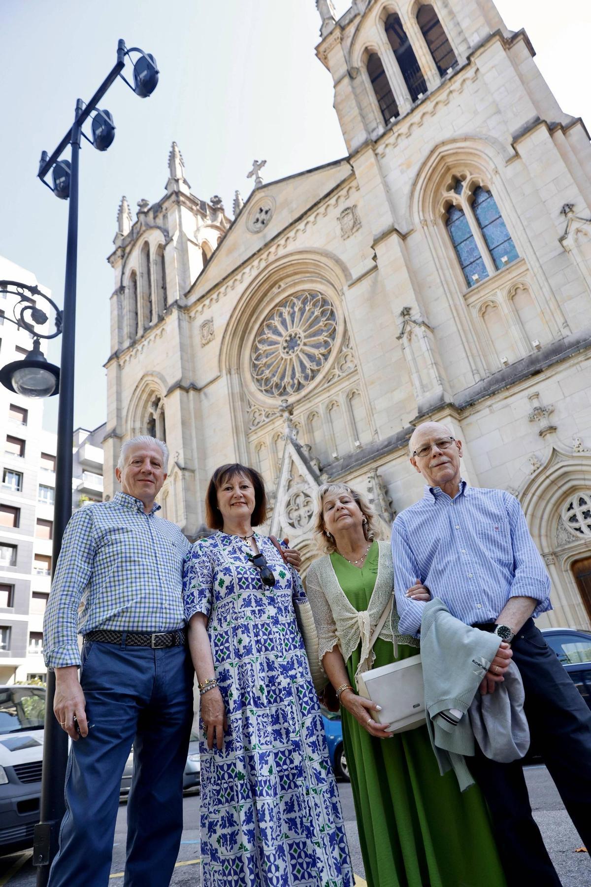 La misa de celebración por los 125 años de la iglesia gijonesa de San Lorenzo, en imágenes
