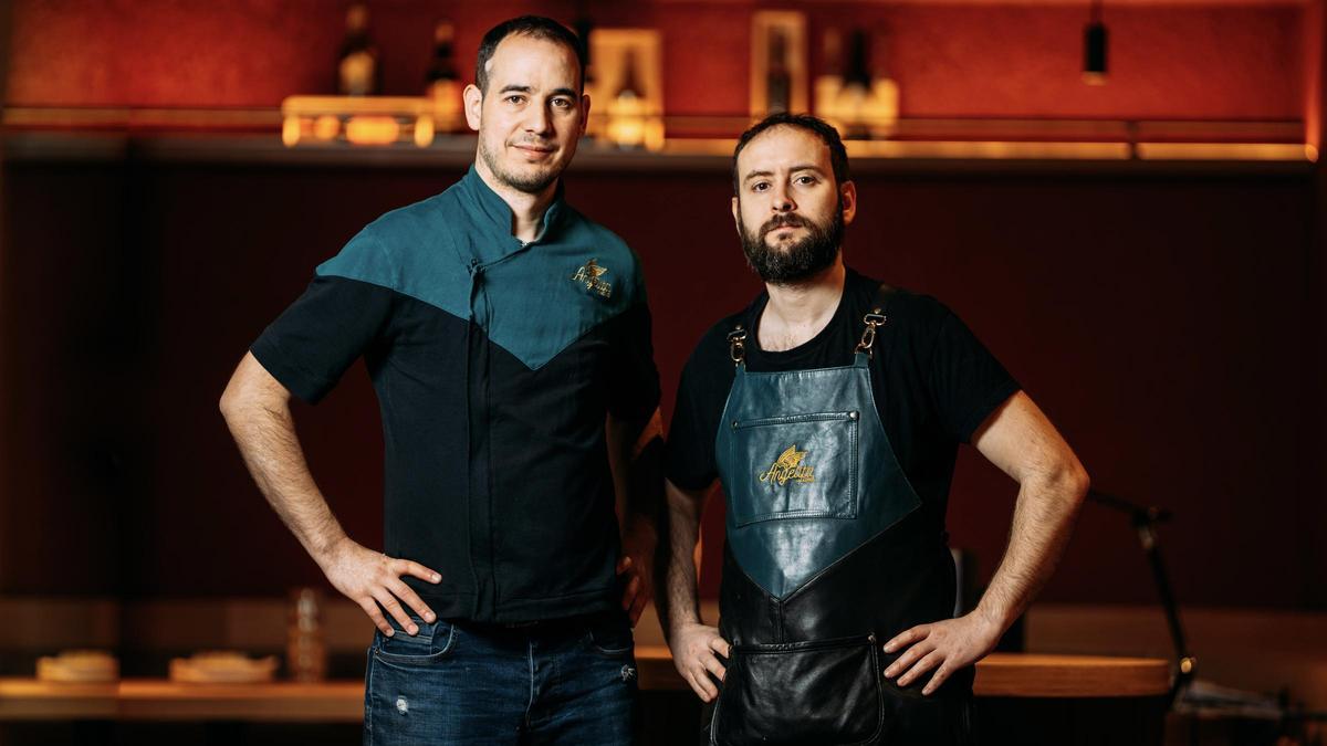 Los hermanos Mario y David Villalón, dueños de Angelita.