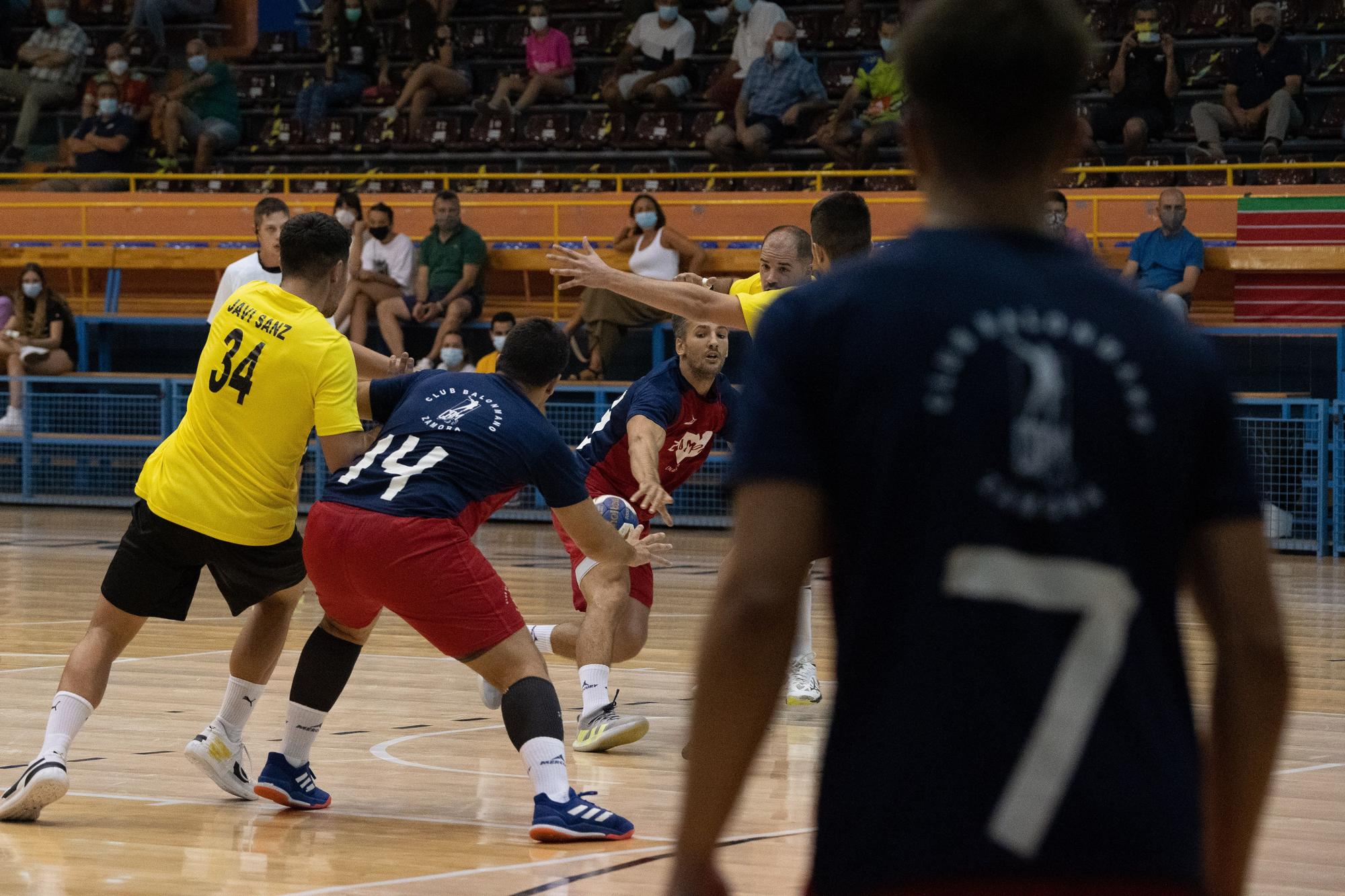 PRETEMPORADA BALONMANO ZAMORA-22.JPG