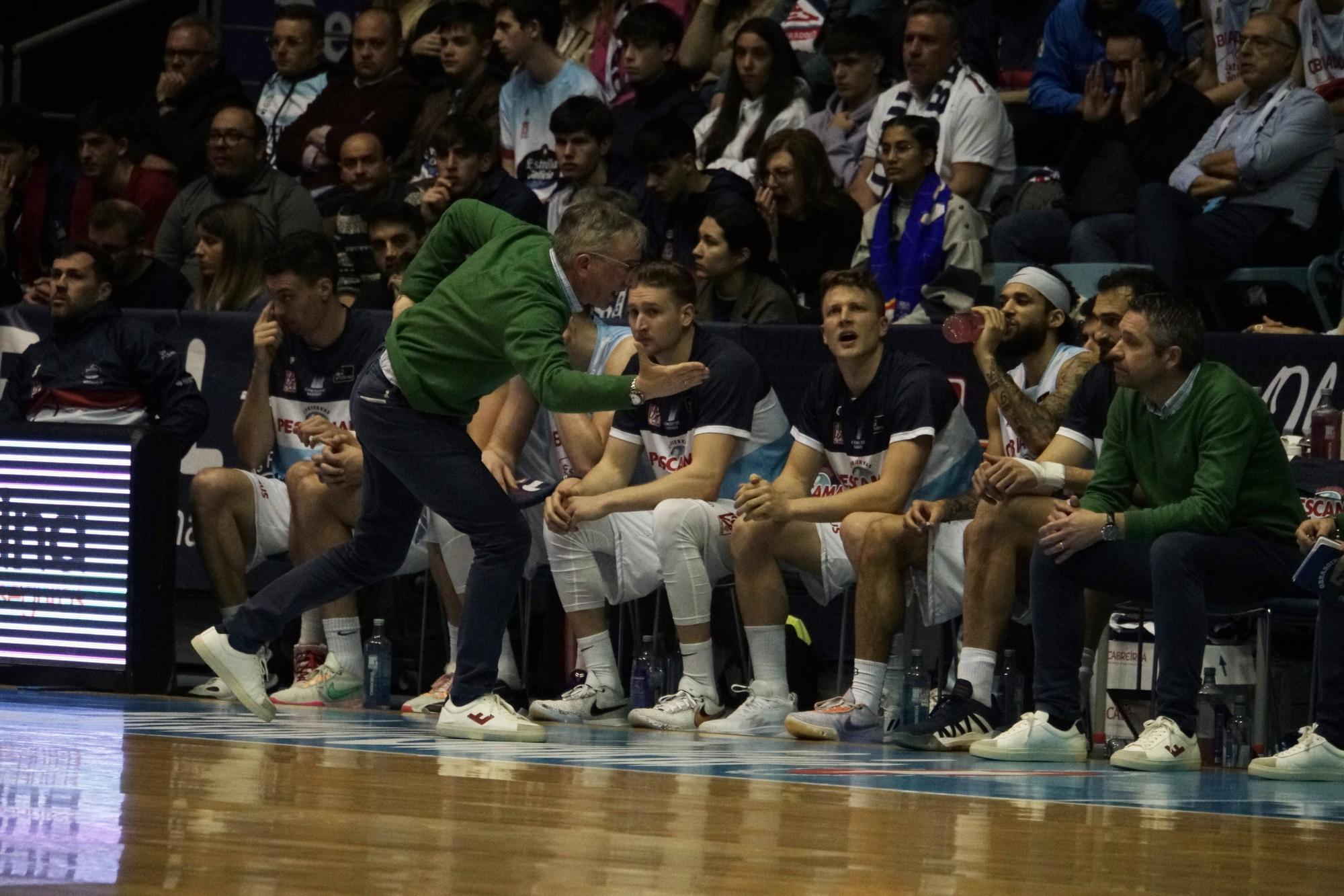 Las imágenes del derbi Obradoiro-Breogán