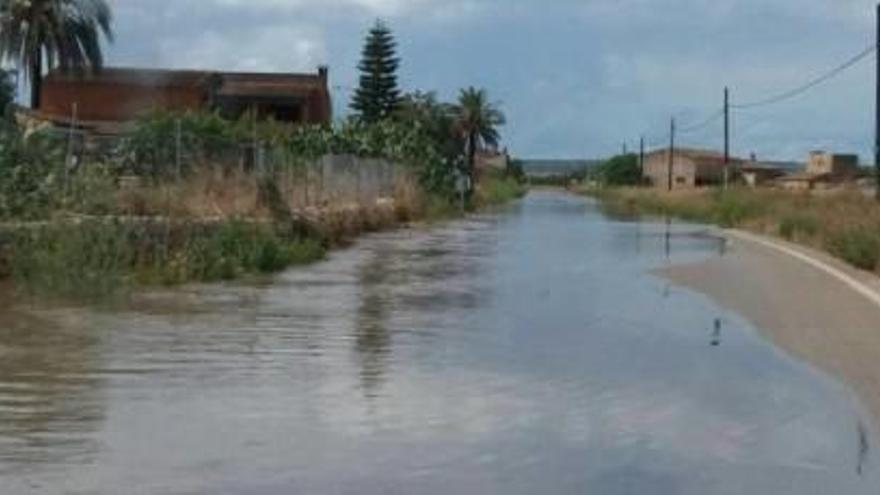 Die Landstraße von Campos nach Colònia de Sant Jordi im Südosten von Mallorca war besonders starkt betroffen