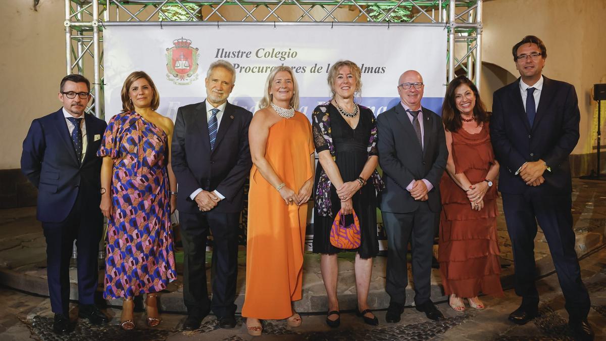 El Colegio de Procuradores de Las Palmas premia la labor de seis profesionales