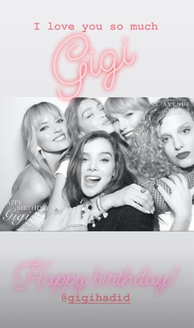 Taylor Swift con Gigi Hadid y unas amigas en el cumpleaños de la modelo
