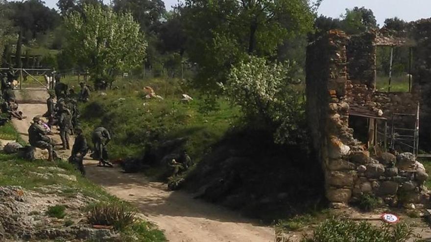 Sant Climent Sescebes es queixa de les maniobres militars d&#039;ahir al poble