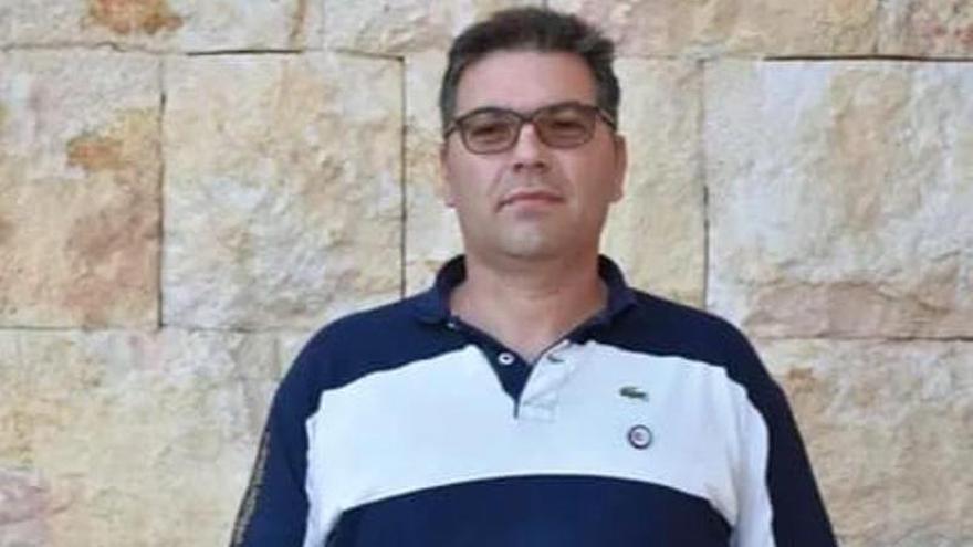 Dimite el alcalde de Santa Croya y frena una moción de censura