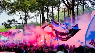 El celtismo sorprende al Celta con un bengaleo en su hotel de concentración antes de medirse al Friburgo