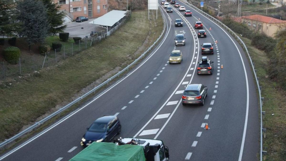 Cues en sentit nord a l’alçada de Berga, ahir a mitja tarda | GUILLEM CAMPS