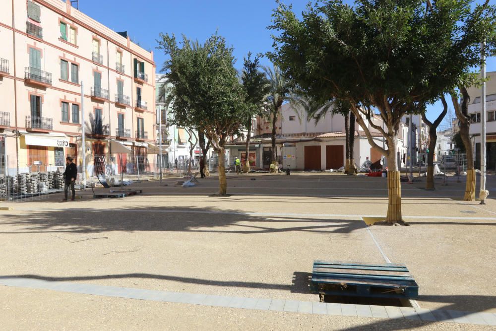 Visita del alcalde de Vila a las obras de la plaza del Parque.