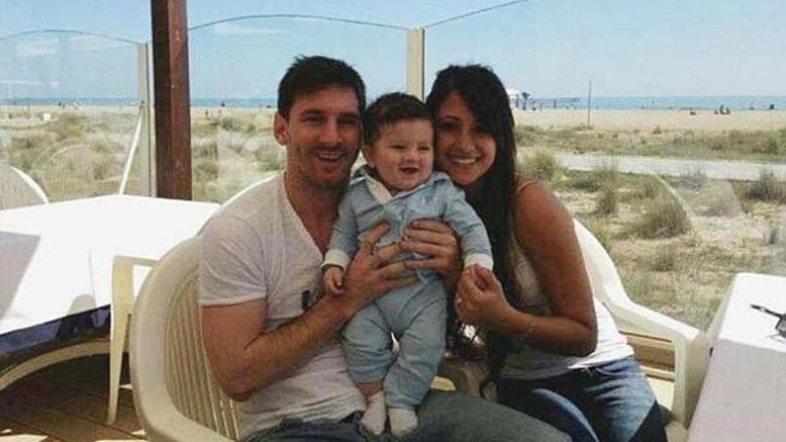 Messi, Thiago y Antonella Roccuzzo.