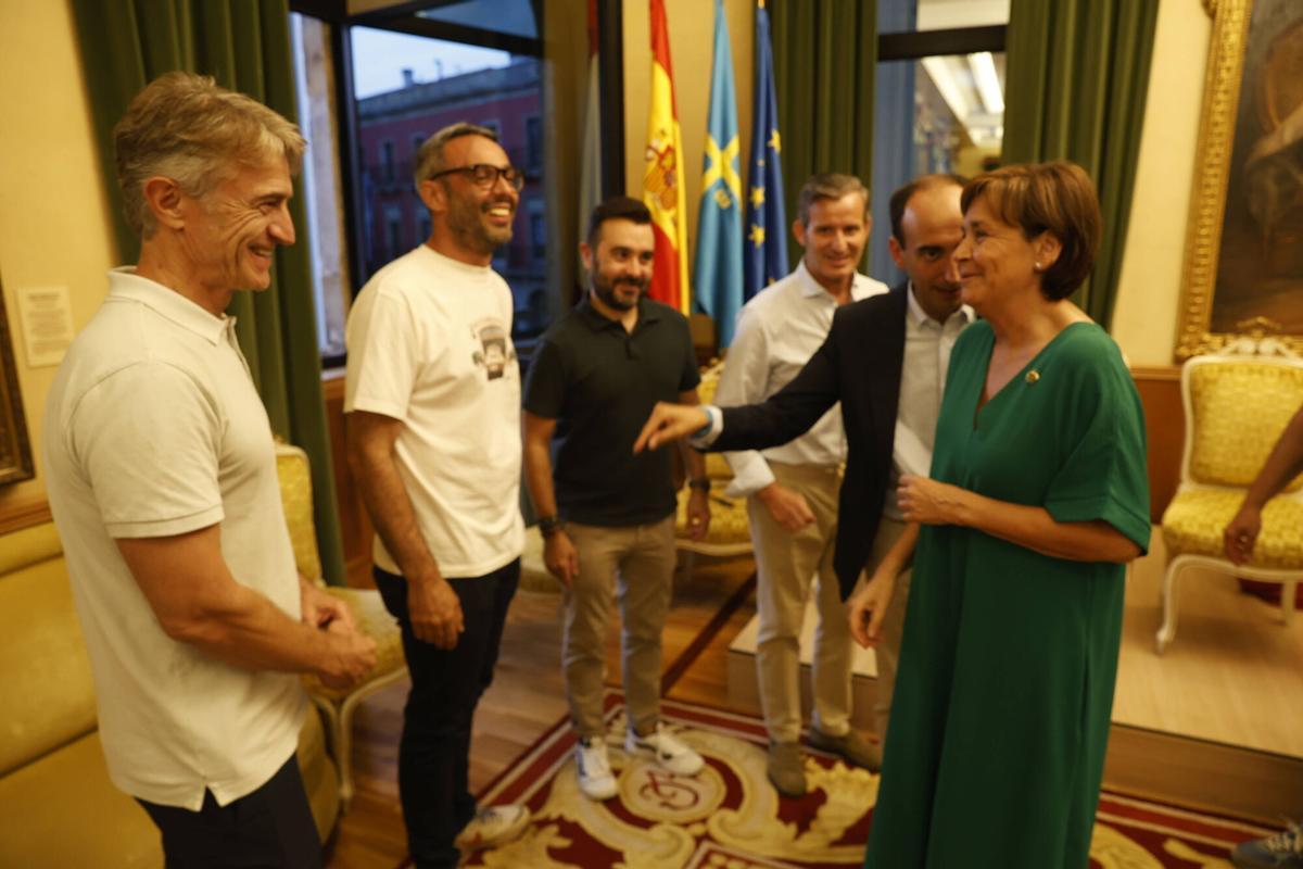 El pregón de Antón Meana para abrir la Semana Grande de Gijón, en imágenes El pregón de Antón Meana para abrir la Semana Grande de Gijón, en imágenes