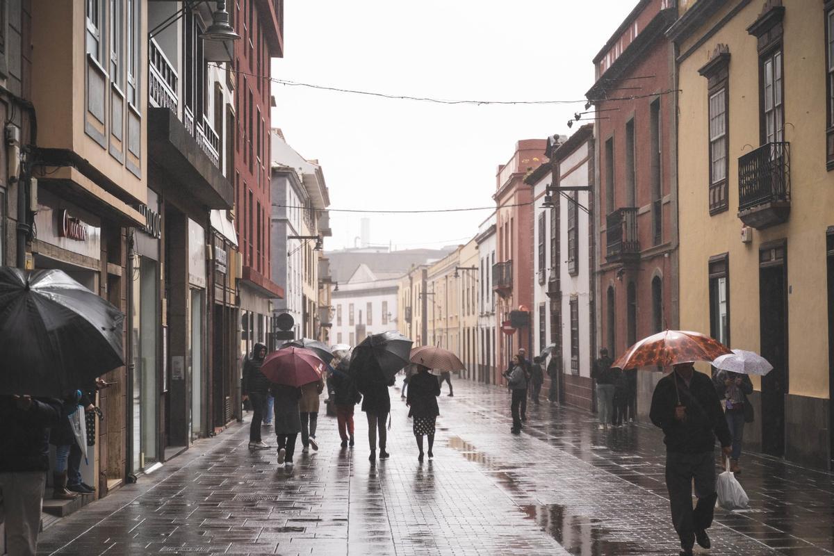 Foto de archivo: lluvia en La Laguna.