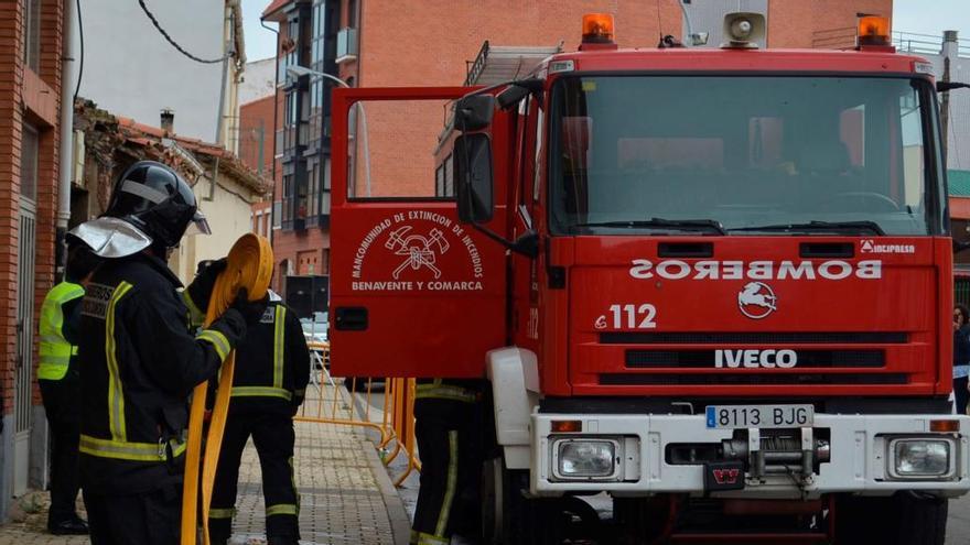 El parque de bomberos de la ciudad incorpora a dos nuevos funcionarios.