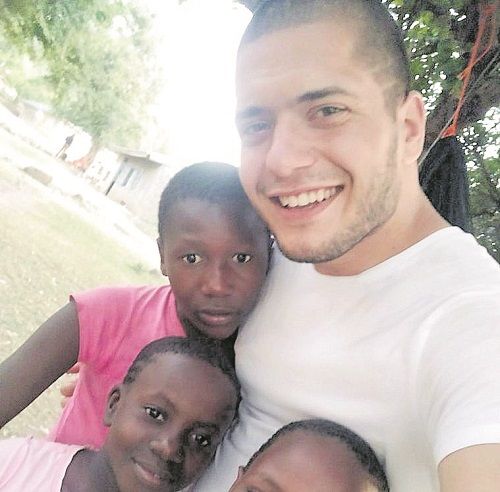 David Villalba, durante el voluntariado que hizo en Kenia.