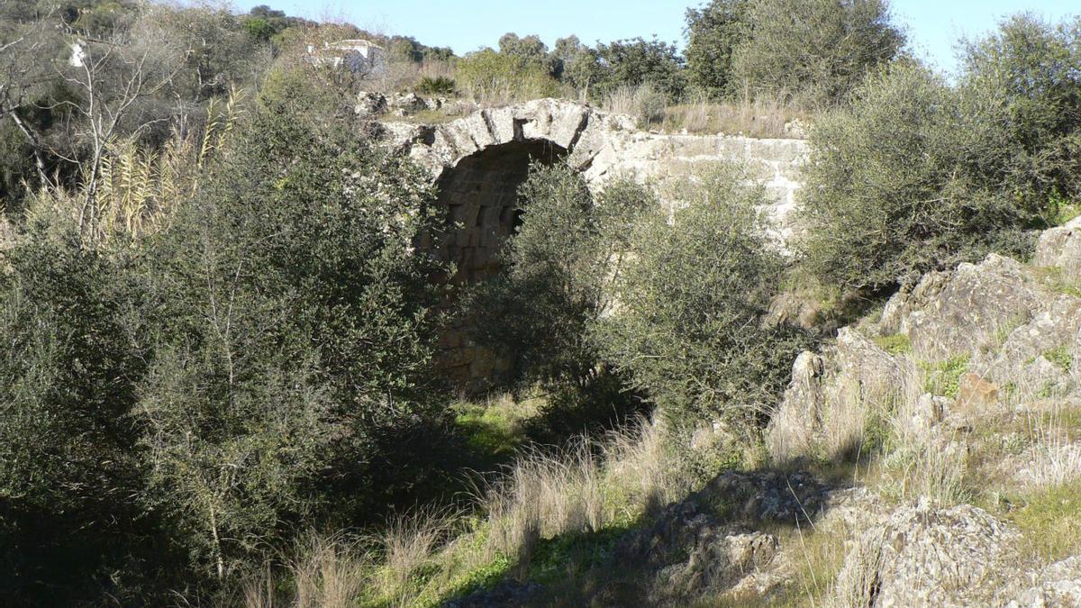 Puente Quebrado, puente califal del río Bembézar, cerca del cual pudo acontecer la batalla.