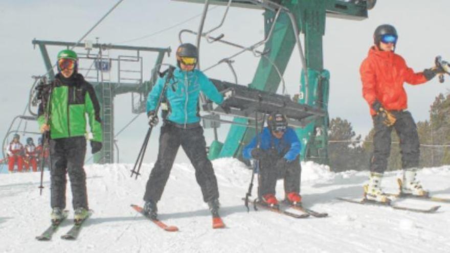 Esquiadors a Masella el dia de l&#039;obretura de les pistes, el 10 de novembre passat.