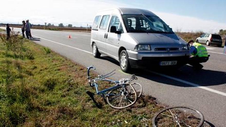 Muere un ciclista de 86 años tras colisionar con una furgoneta en el Pla d&#039;Urgell