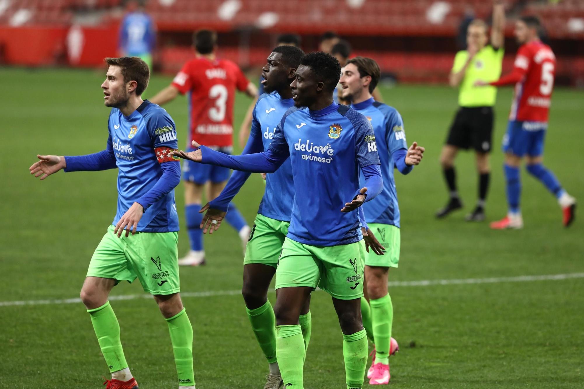 El Sporting-Fuenlabrada, en imágenes