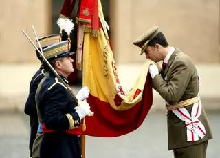 Felipe VI volverá a jurar bandera 40 años después en la Academia de Zaragoza con la princesa Leonor de testigo