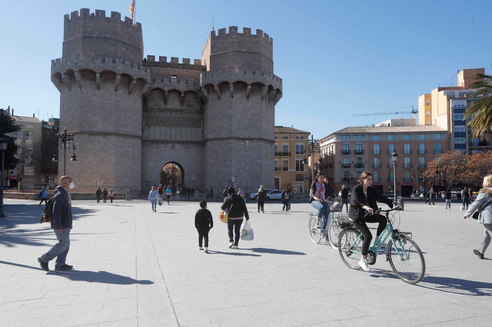 València disfruta al sol del penúltimo domingo de febrero