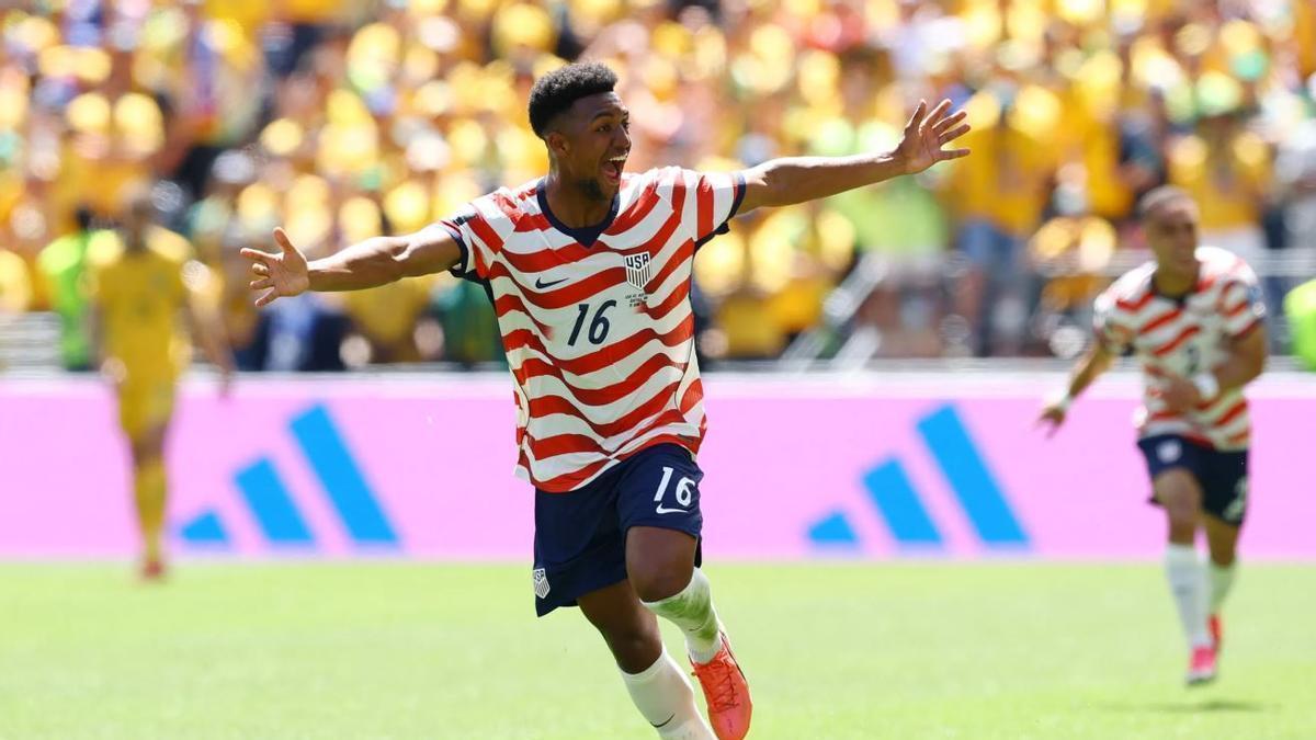 Estados Unidos doblega a Australia con un gol de Freeman