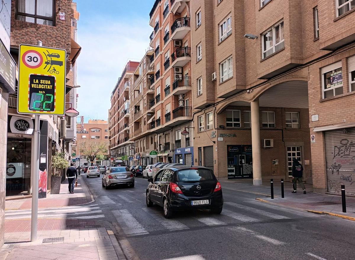 La calle Ángel, donde el radar se instaló por la presión vecinal. | TONY SEVILLA