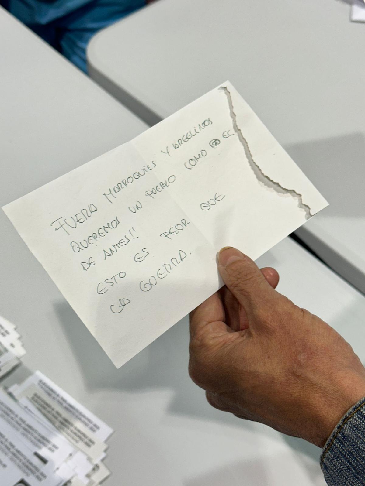 Uno de los manuscritos aparecidos en una urna en Lalín.