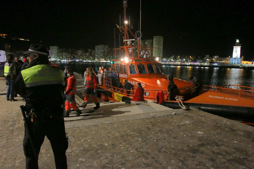 Los veinte varones, todos de origen magrebí, eran rescatados de dos embarcaciones en el mar de Alborán