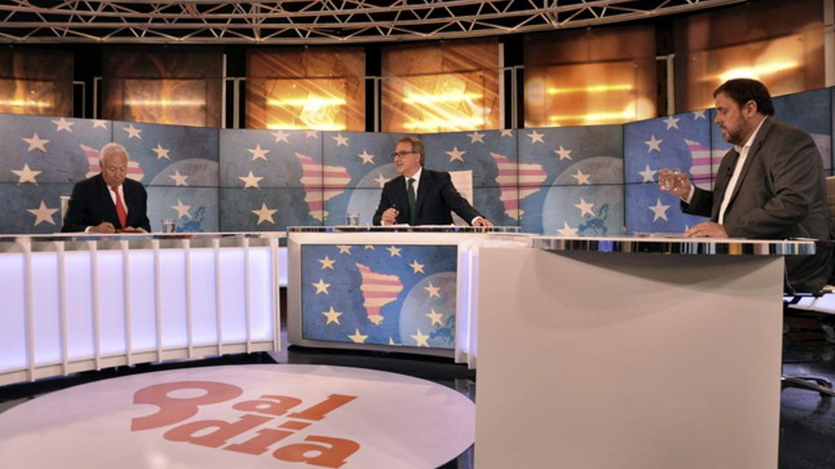 Margallo y Junqueras, en el debate de este miércoles por la noche en el programa de Josep Cuní, en 8TV.