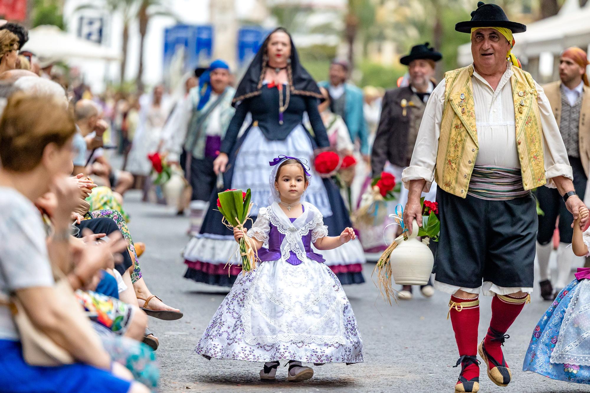 La Ofrenda de flores de las Hogueras 2022 en imágenes