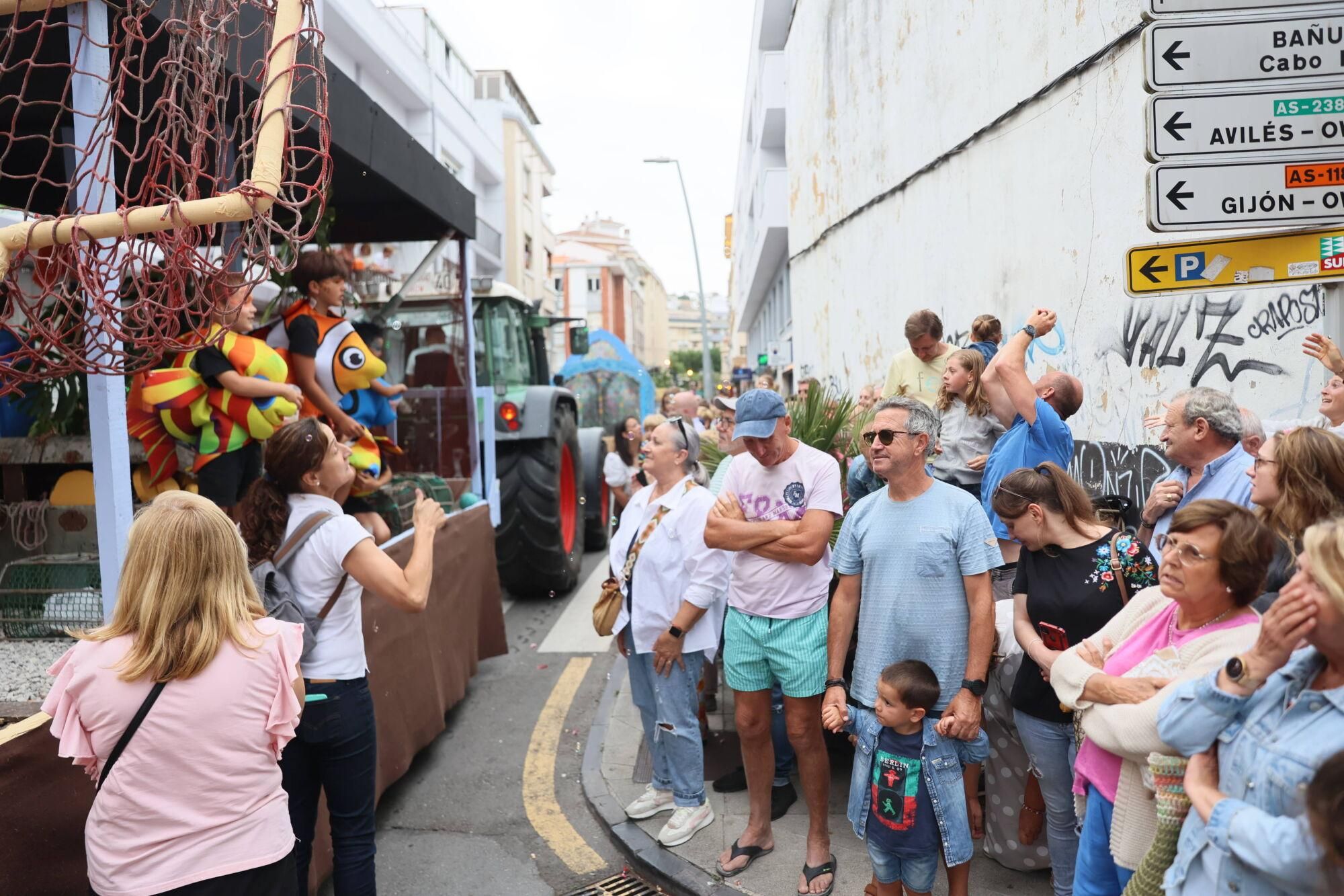 EN IMÁGENES: El desfile de carrozas por las fiestas del Carmen de Luancoi