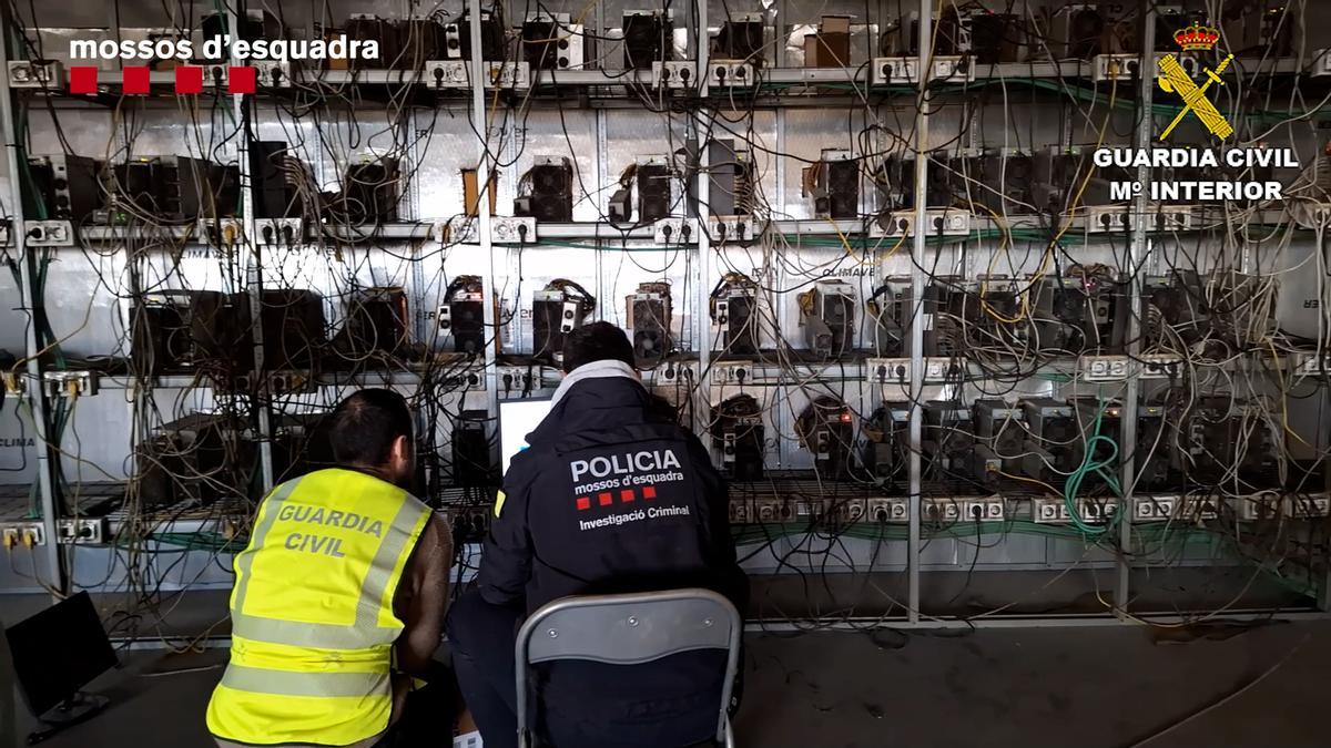 Desmantelada una minería de criptomonedes en Ripollet que defraudó 4,5 millones de euros en electricidad