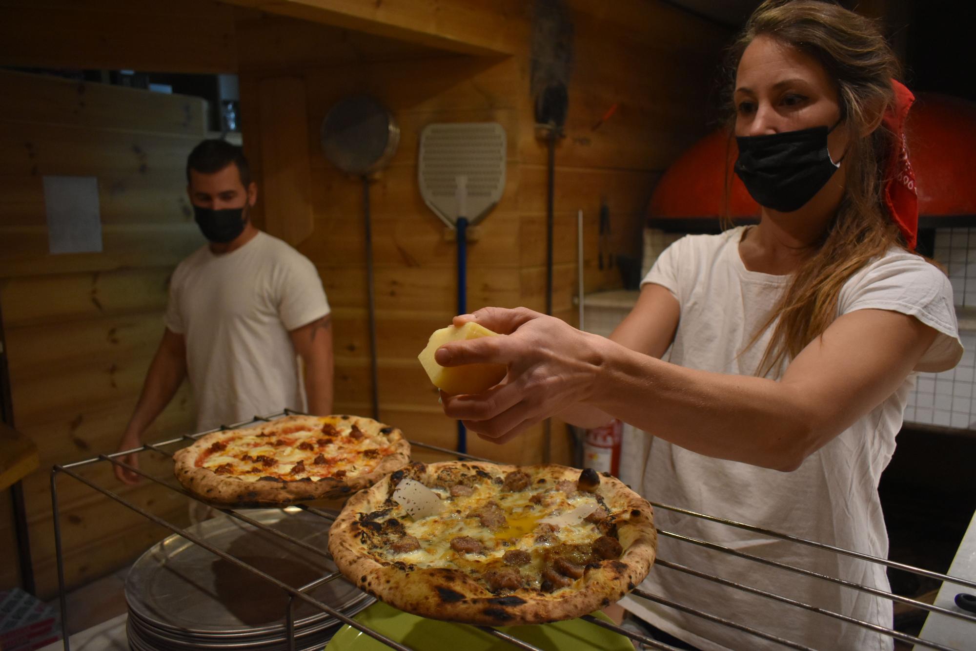 Un lutier barceloní i una eivissenca fan a Solsona les millors pizzes de la província de Lleida